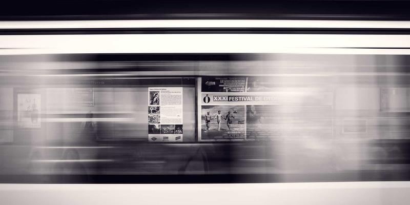 军事历史档案揭秘：中世纪城堡攻防战中攻城器械与防御工事的协同演变